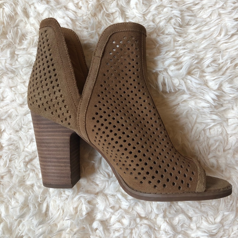 Lucky Brand Larise tan perforated bootie - Picture 3 of 8